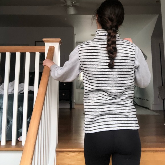 Vineyard Vines Women’s Fleece Vest - Picture 4 of 4